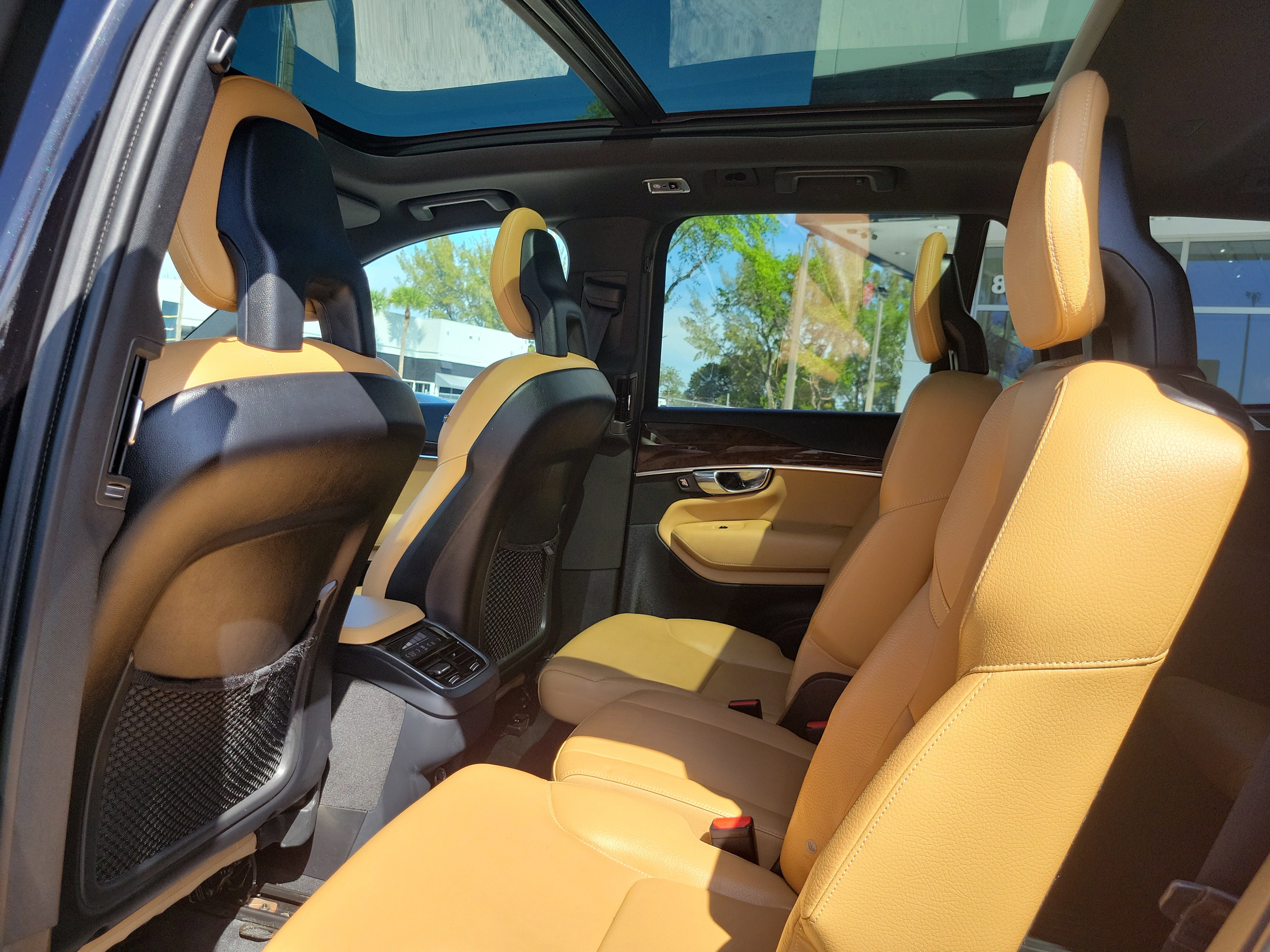 Used 2016 Volvo XC90 T6 Momentum w/ Momentum Plus Package image 13