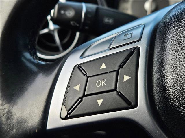 Used 2015 Mercedes-Benz SLK 350 image 16