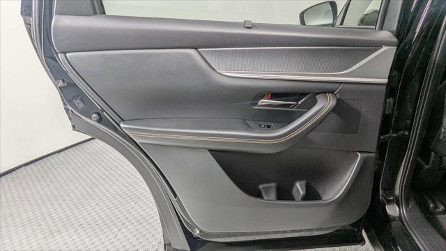 Used 2024 MAZDA CX-90 3.3 Turbo w/ Preferred Plus image 16