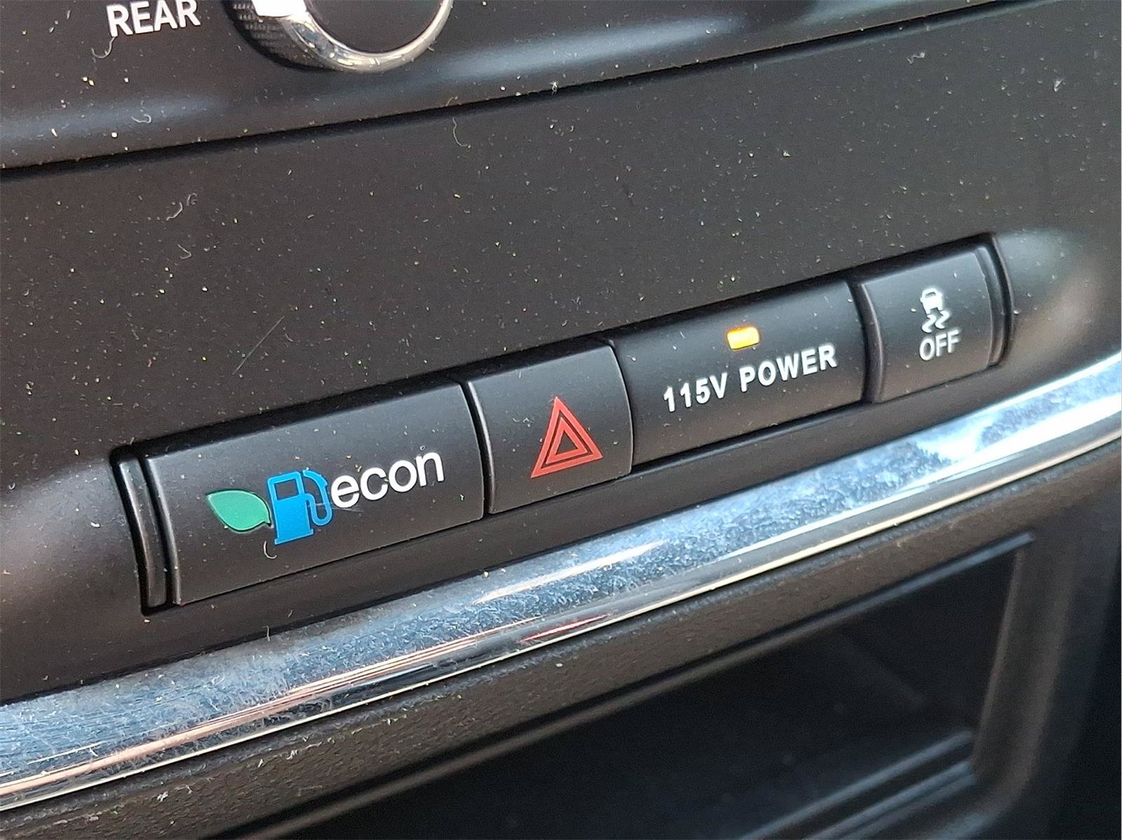 Used 2018 Dodge Grand Caravan SE FWD image 21