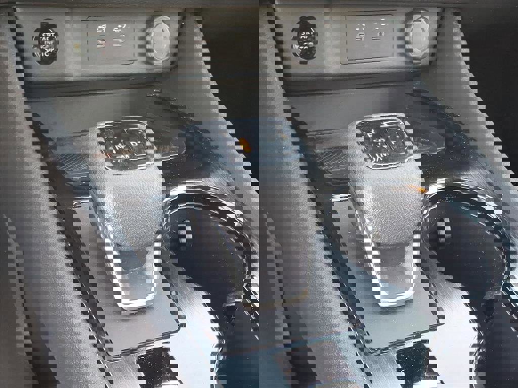 Used 2024 Nissan Rogue SV image 13