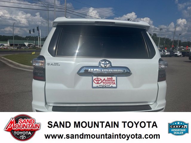 Used 2024 Toyota 4Runner Limited AWD/4WD image 4