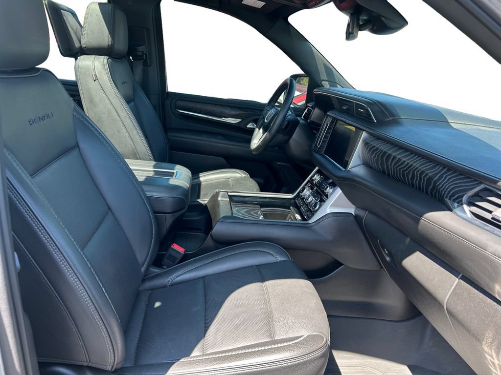 Used 2023 GMC Yukon XL Denali AWD/4WD image 21