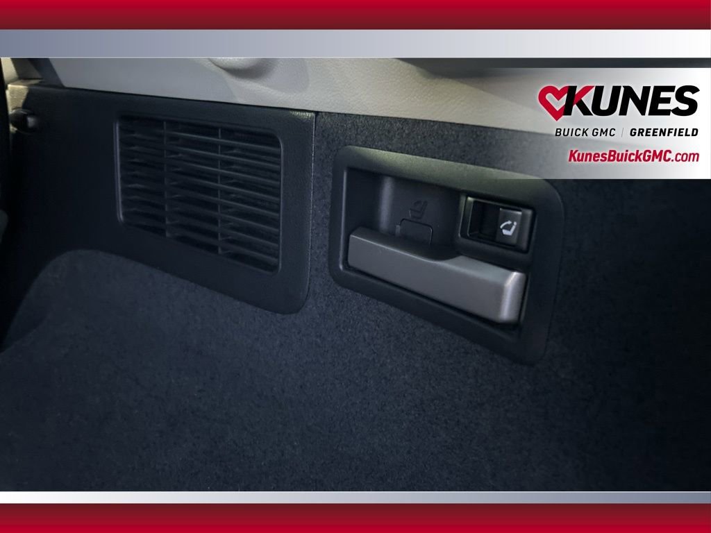 Used 2010 Nissan Murano SL w/ Navigation Pkg image 38