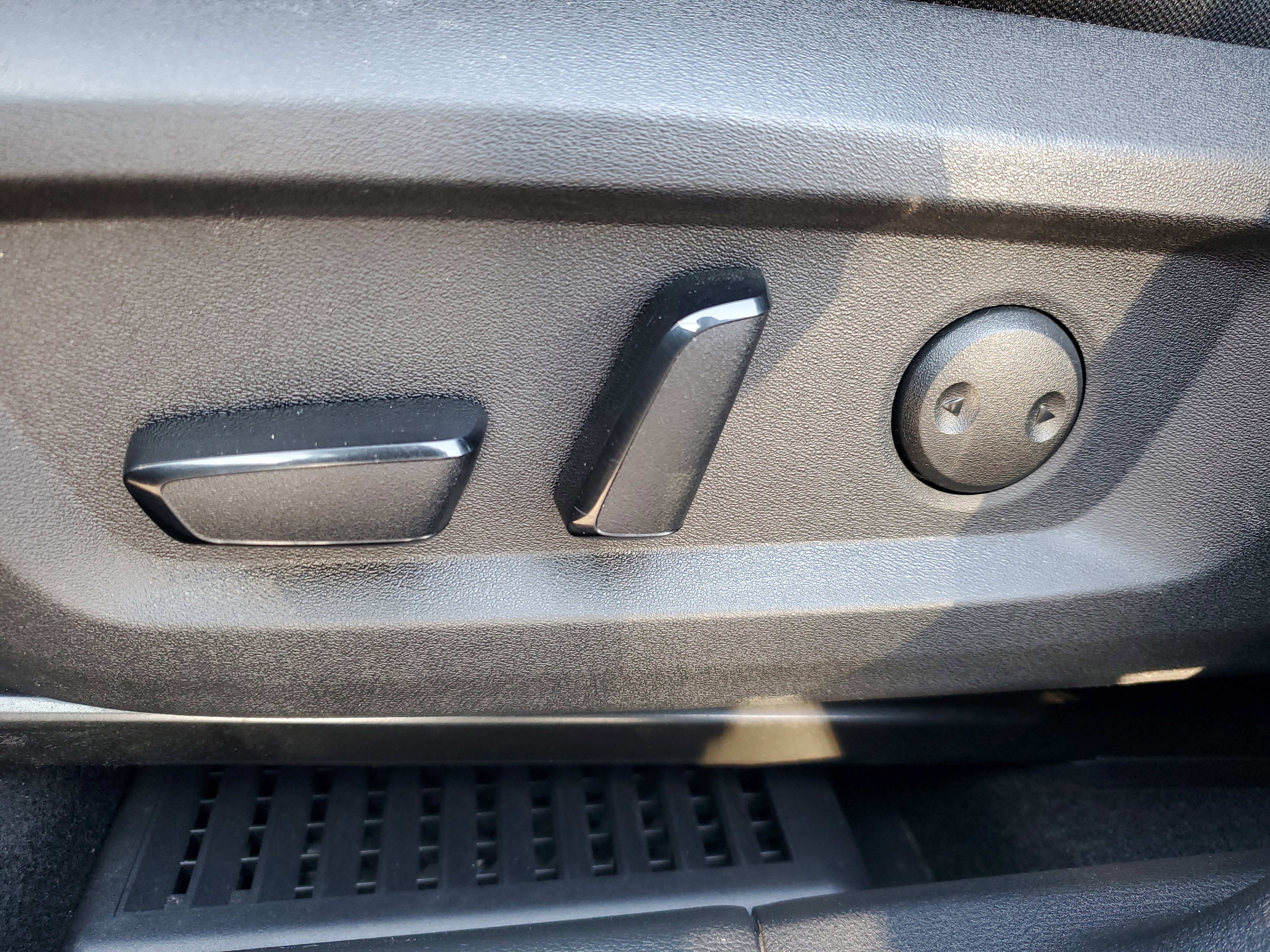 Certified 2023 Nissan Rogue SV image 10