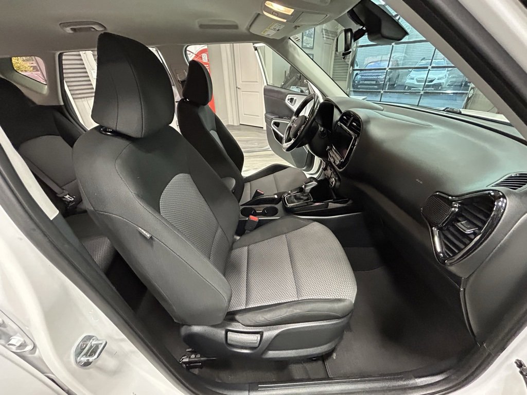 Used 2022 Kia Soul X-Line image 38