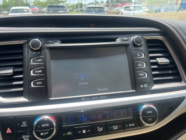 Used 2018 Toyota Highlander XLE AWD/4WD image 21