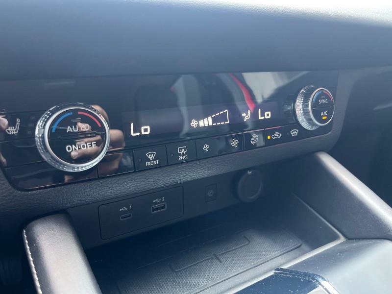 Used 2024 Mitsubishi Outlander SE image 15