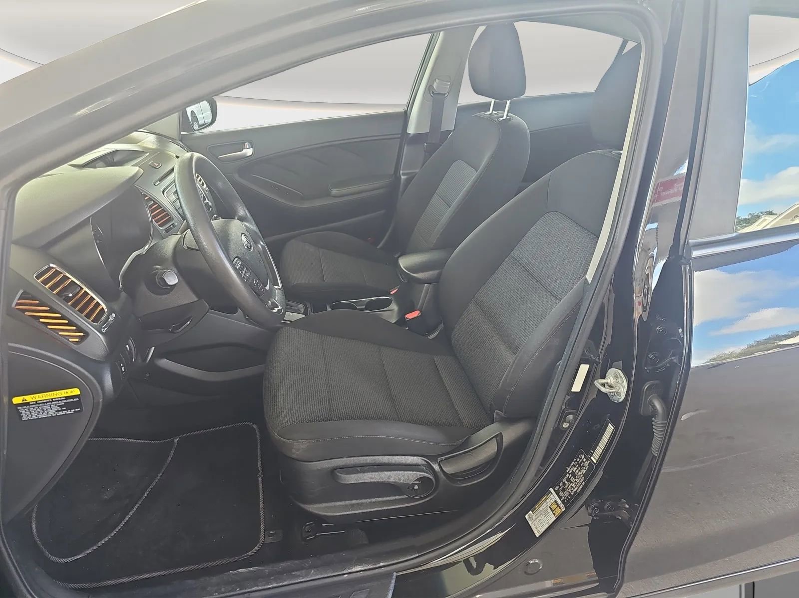 Used 2018 Kia Forte LX FWD image 8