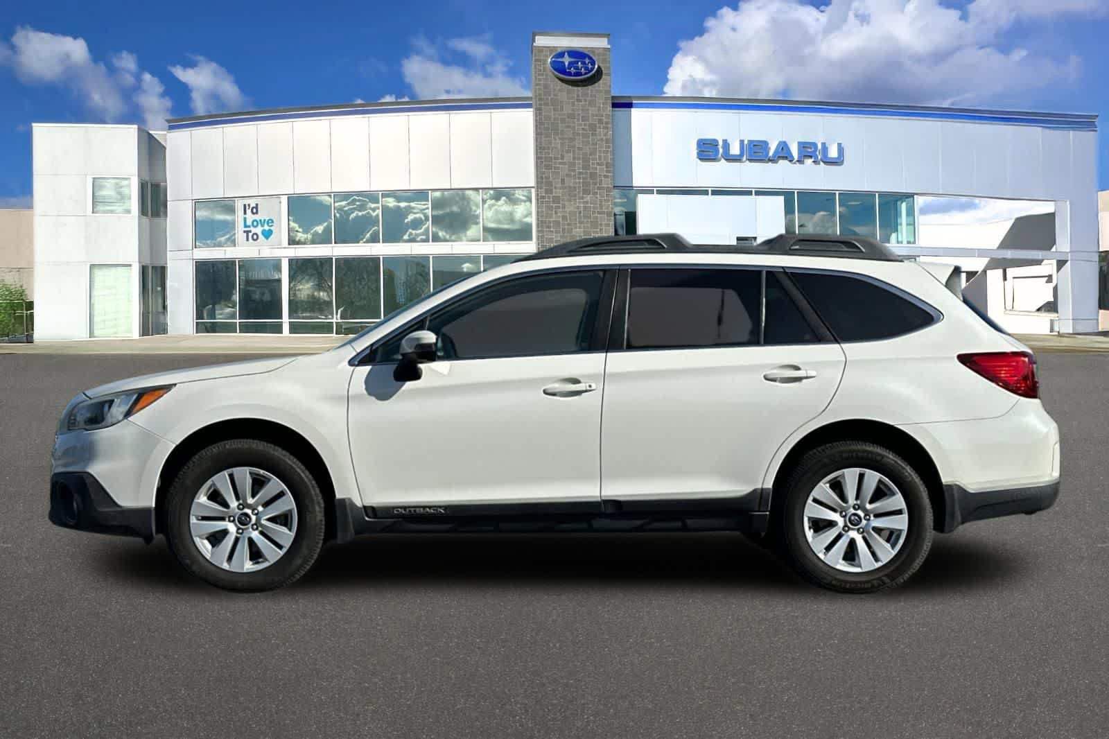 Used 2017 Subaru Outback 2.5i Premium AWD/4WD image 9