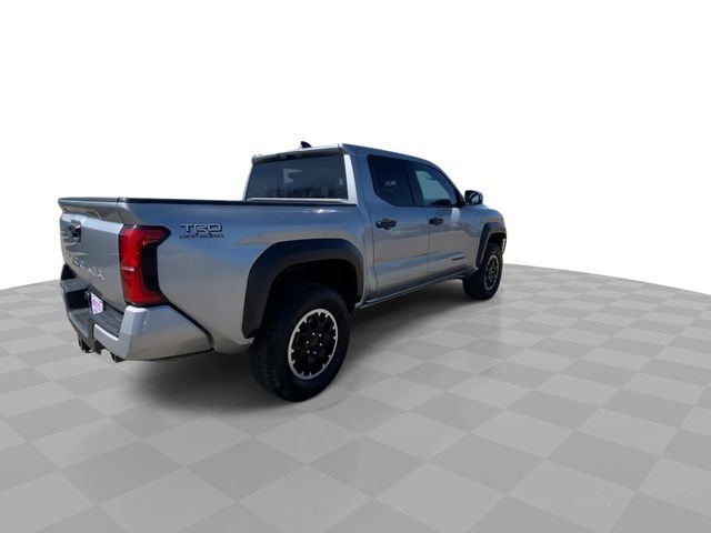 Used 2025 Toyota Tacoma TRD Off-Road AWD/4WD image 2