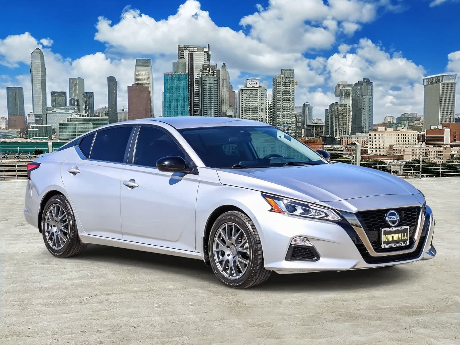 Used 2020 Nissan Altima 2.5 SR FWD image 3