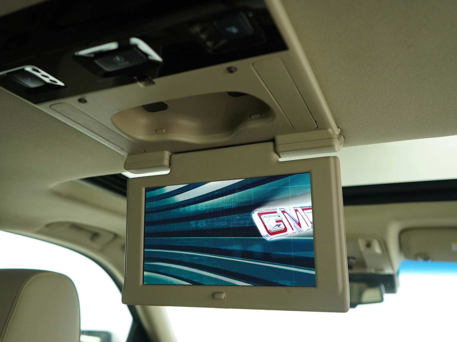 Used 2017 GMC Yukon Denali w/ Open Road Package image 16