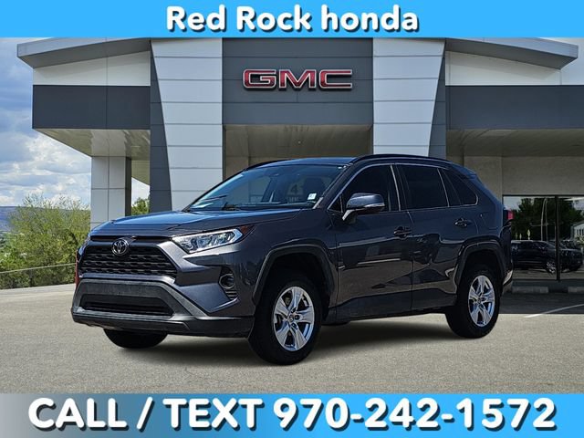 Used 2021 Toyota RAV4 XLE w/ Convenience Package FWD image 1