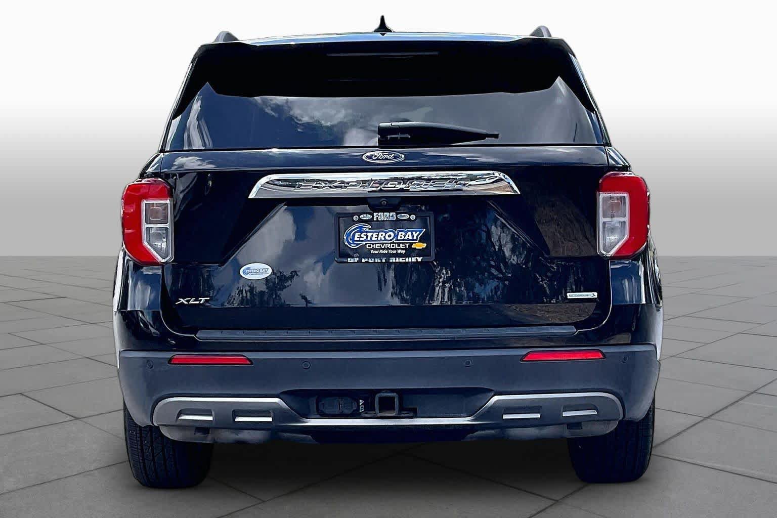 Used 2020 Ford Explorer XLT w/ Equipment Group 202A RWD image 5