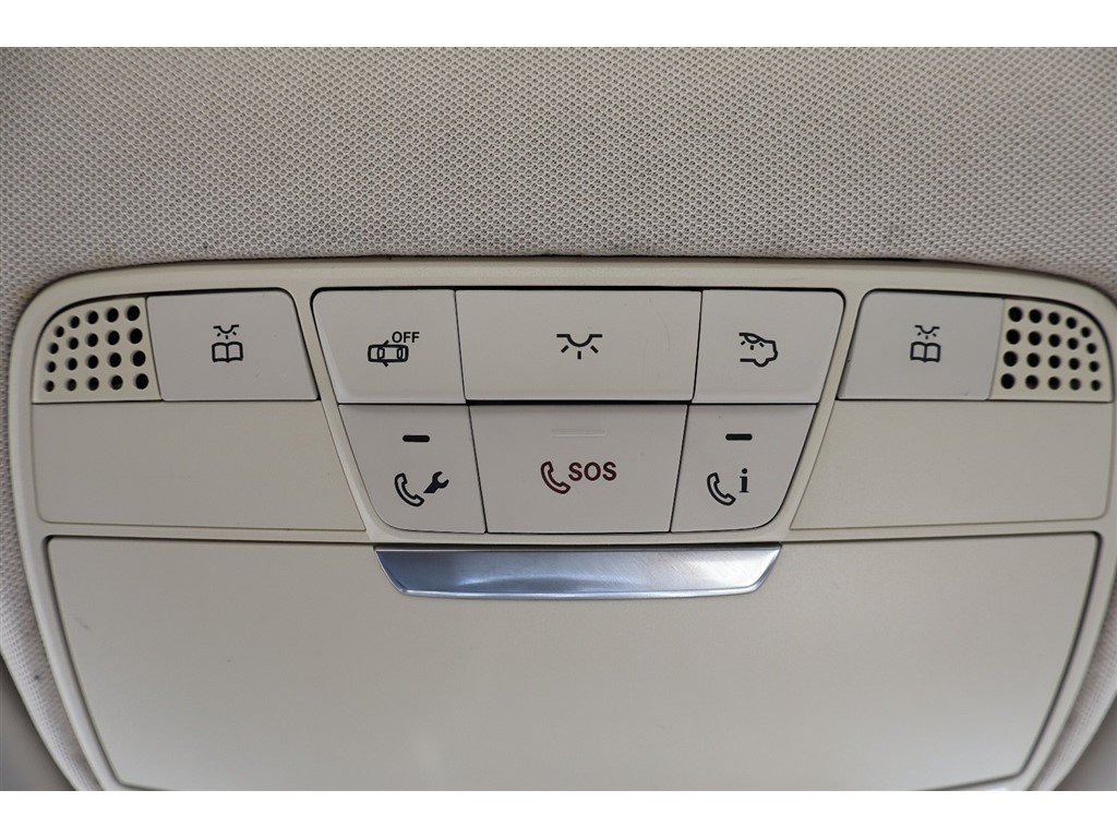 Used 2015 Mercedes-Benz C 300 Sedan image 28
