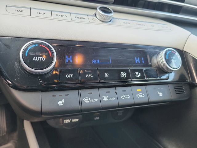 Used 2025 Hyundai Elantra Limited image 28