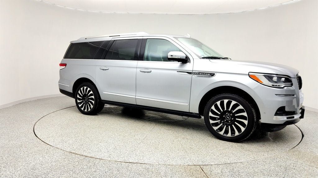 Used 2022 Lincoln Navigator L Black Label AWD/4WD image 3