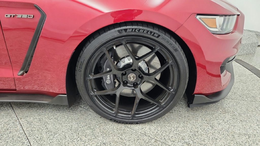 Used 2020 Ford Mustang Shelby GT350 w/ Technology Package RWD image 29