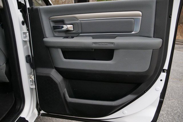 Used 2014 RAM 3500 Big Horn image 35