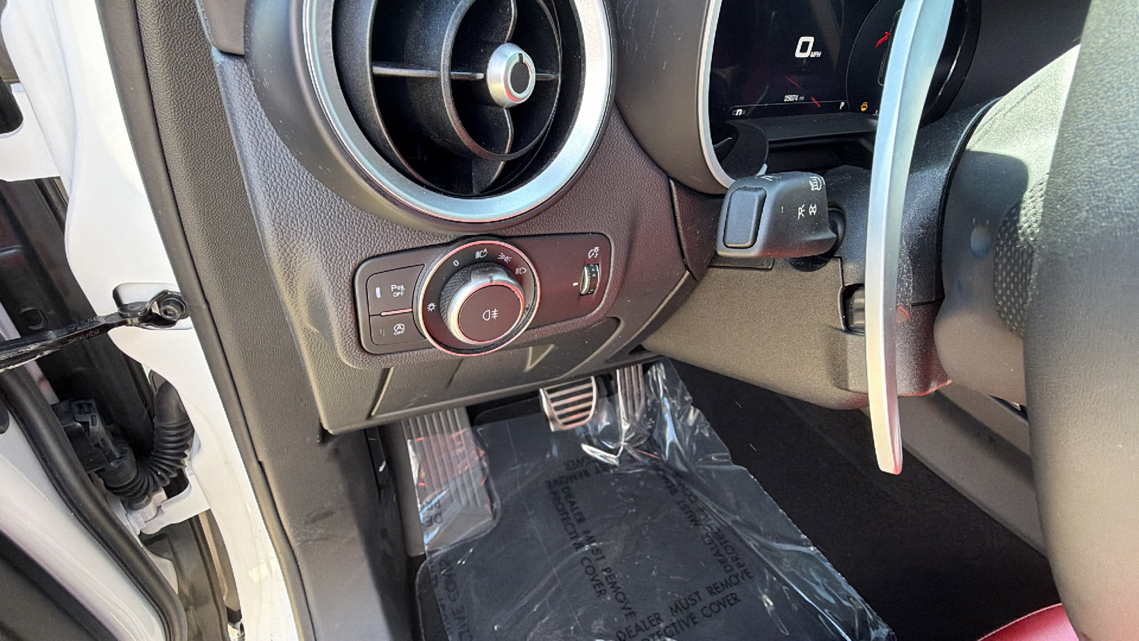 Used 2025 Alfa Romeo Stelvio Sprint image 26