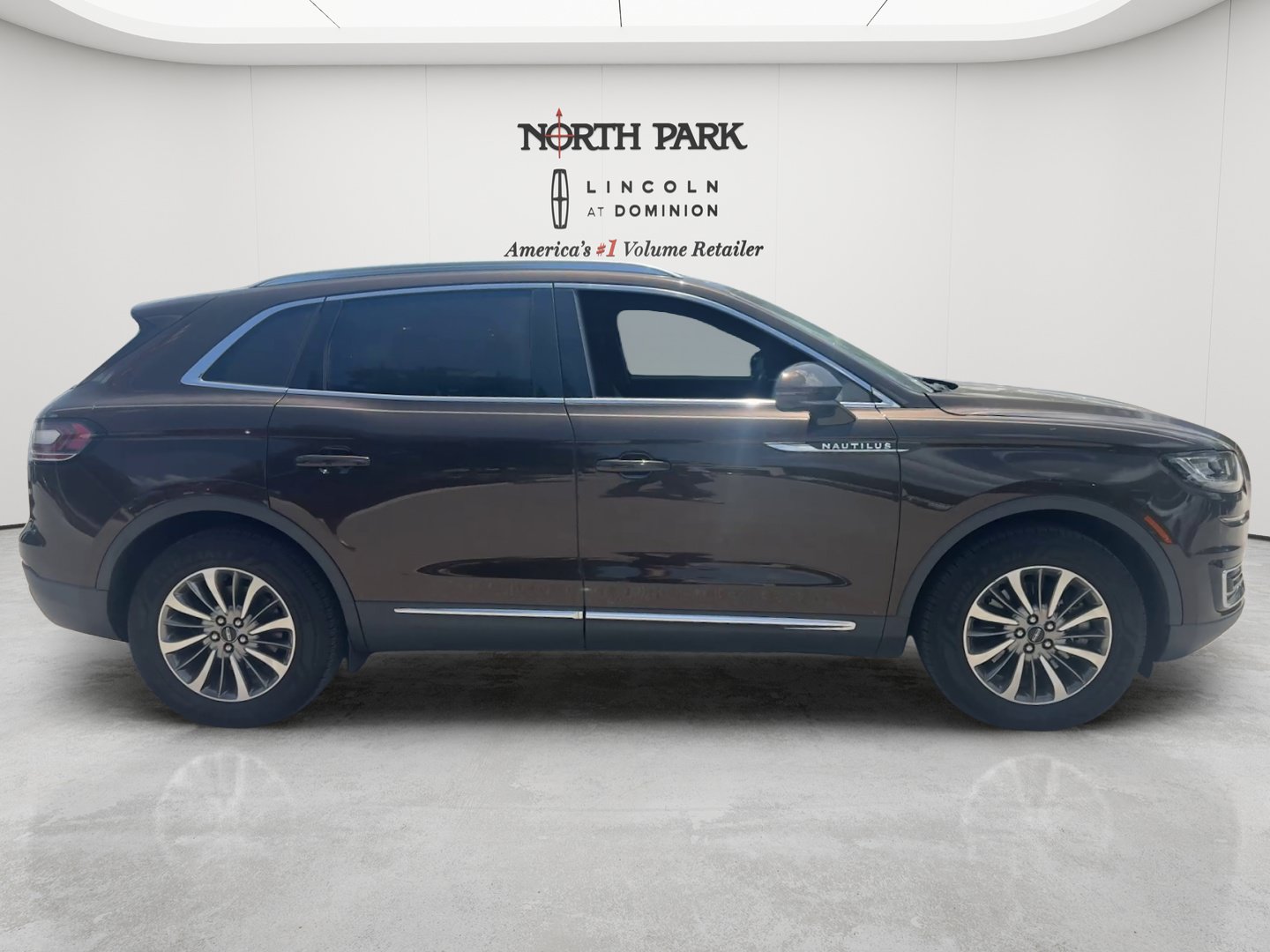 Used 2019 Lincoln Nautilus Select AWD/4WD image 6