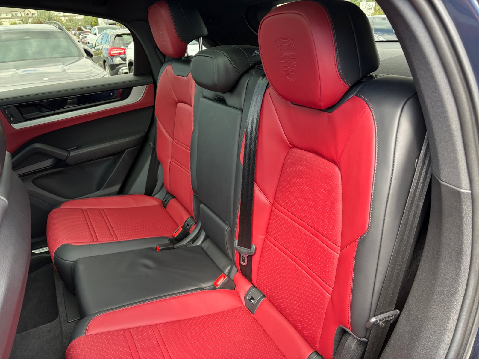 Used 2024 Porsche Cayenne Coupe AWD/4WD image 18