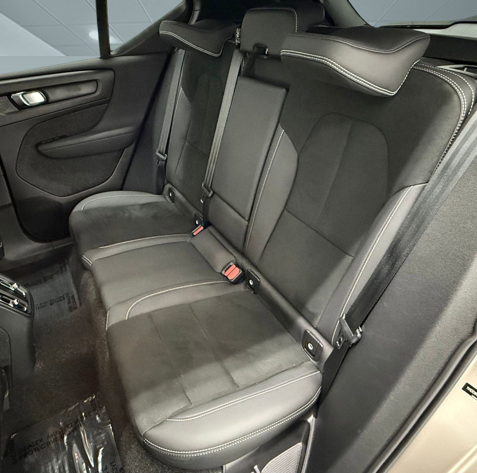 Used 2024 Volvo XC40 Recharge Ultimate w/ Protection Package Premier image 22