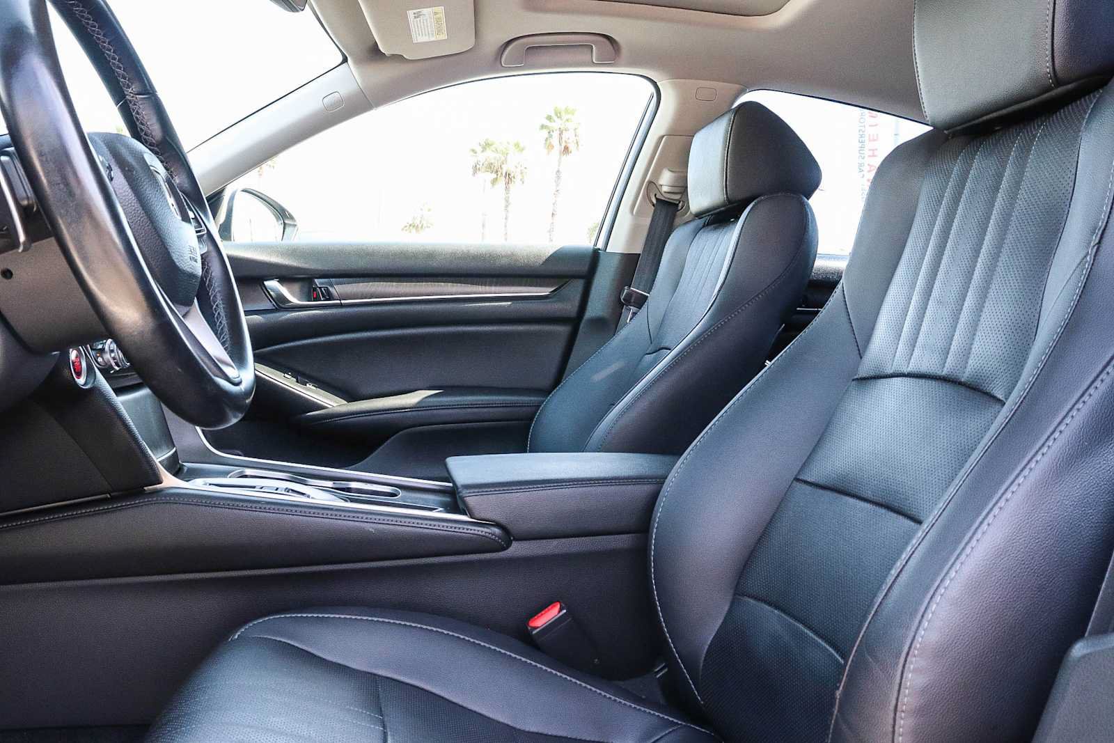 Used 2020 Honda Accord Touring image 27