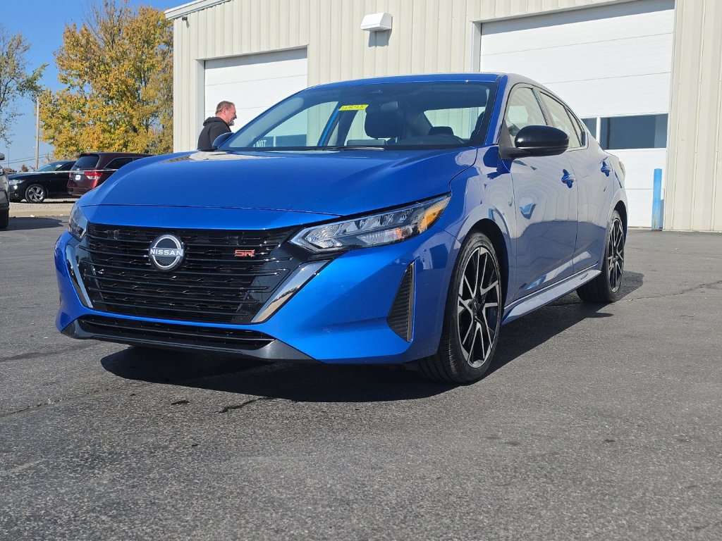 Used 2025 Nissan Sentra SR FWD image 3