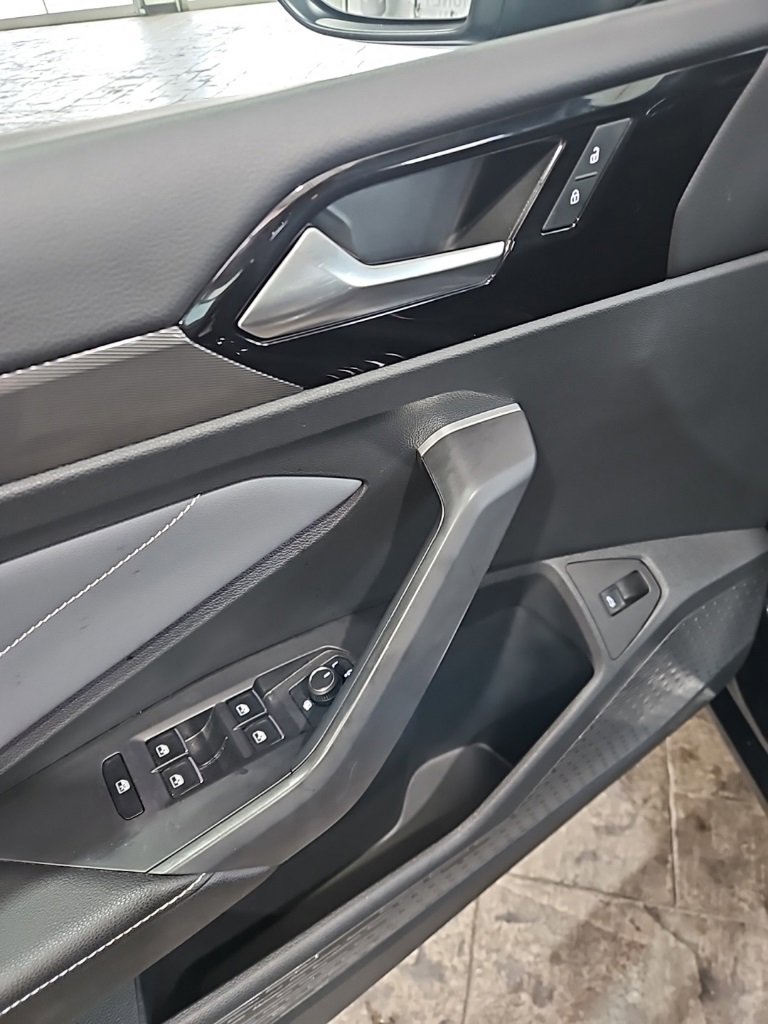 Used 2025 Volkswagen Jetta SEL image 26