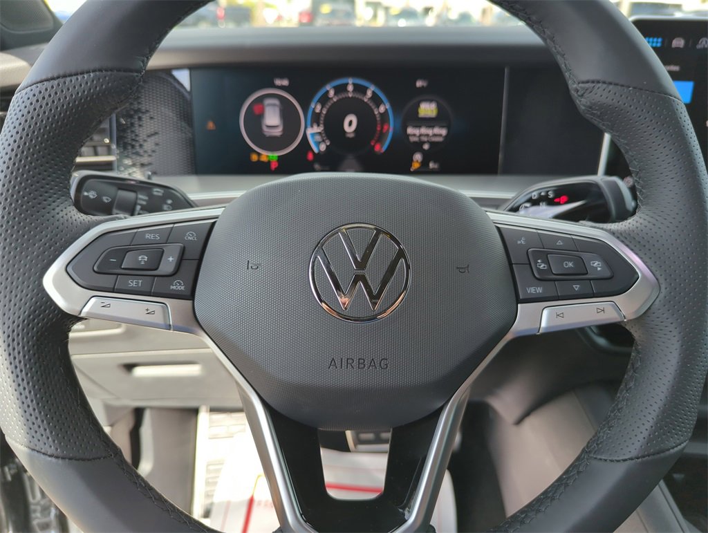 New 2025 Volkswagen Tiguan SE R-Line image 41
