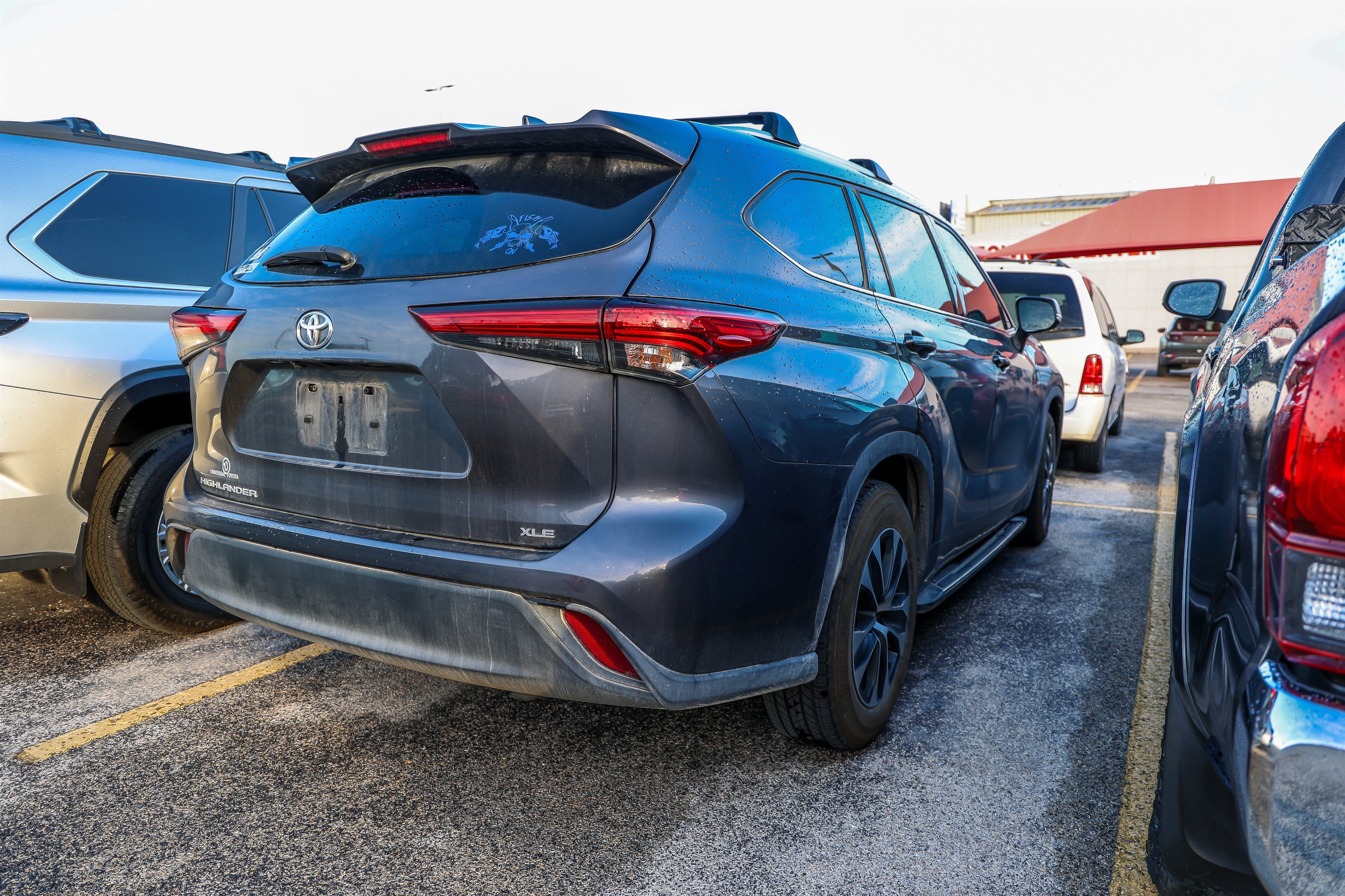 Used 2021 Toyota Highlander XLE FWD image 7