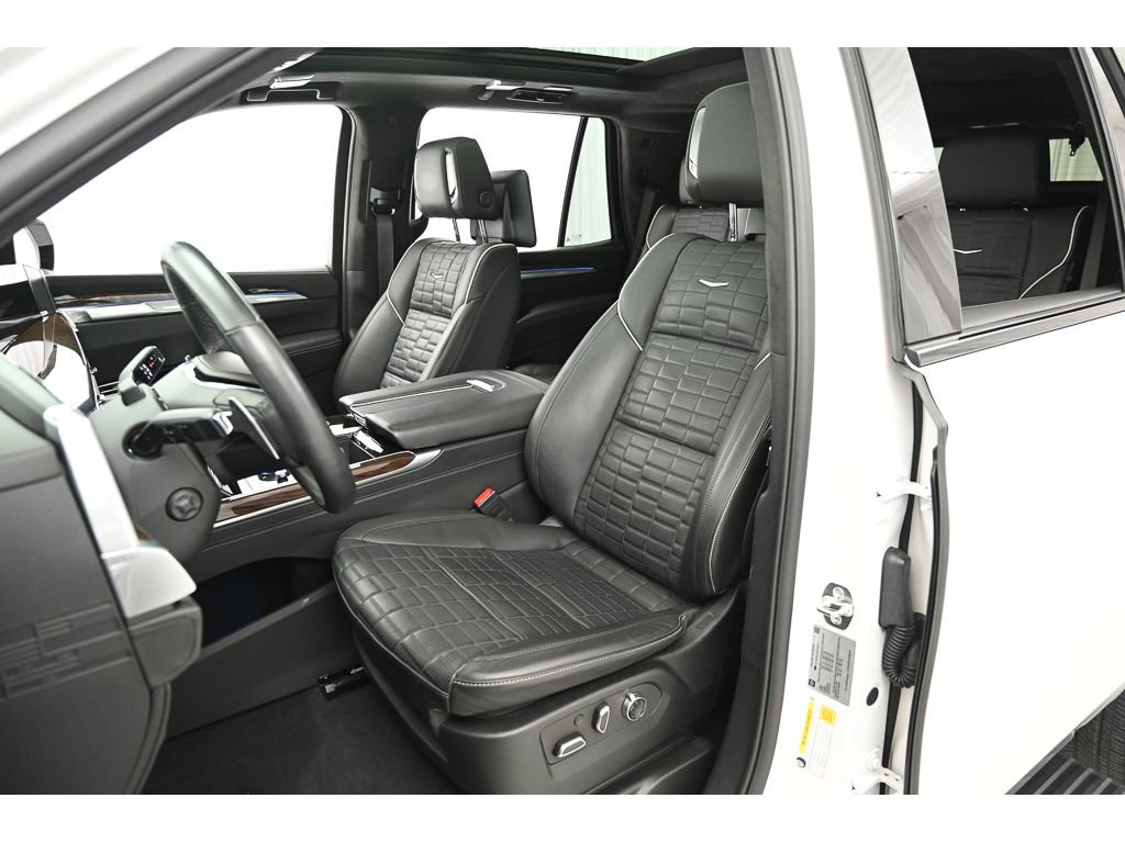 Used 2025 Cadillac Escalade Sport Platinum image 10