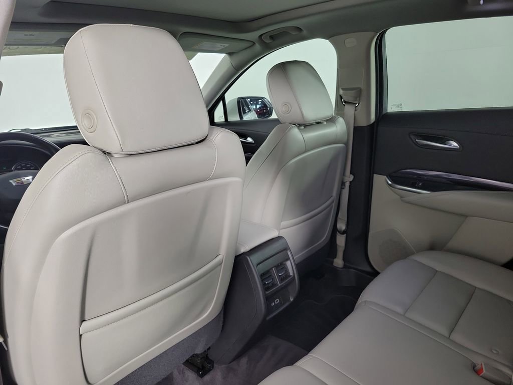 Certified 2023 Cadillac XT4 Luxury FWD image 12