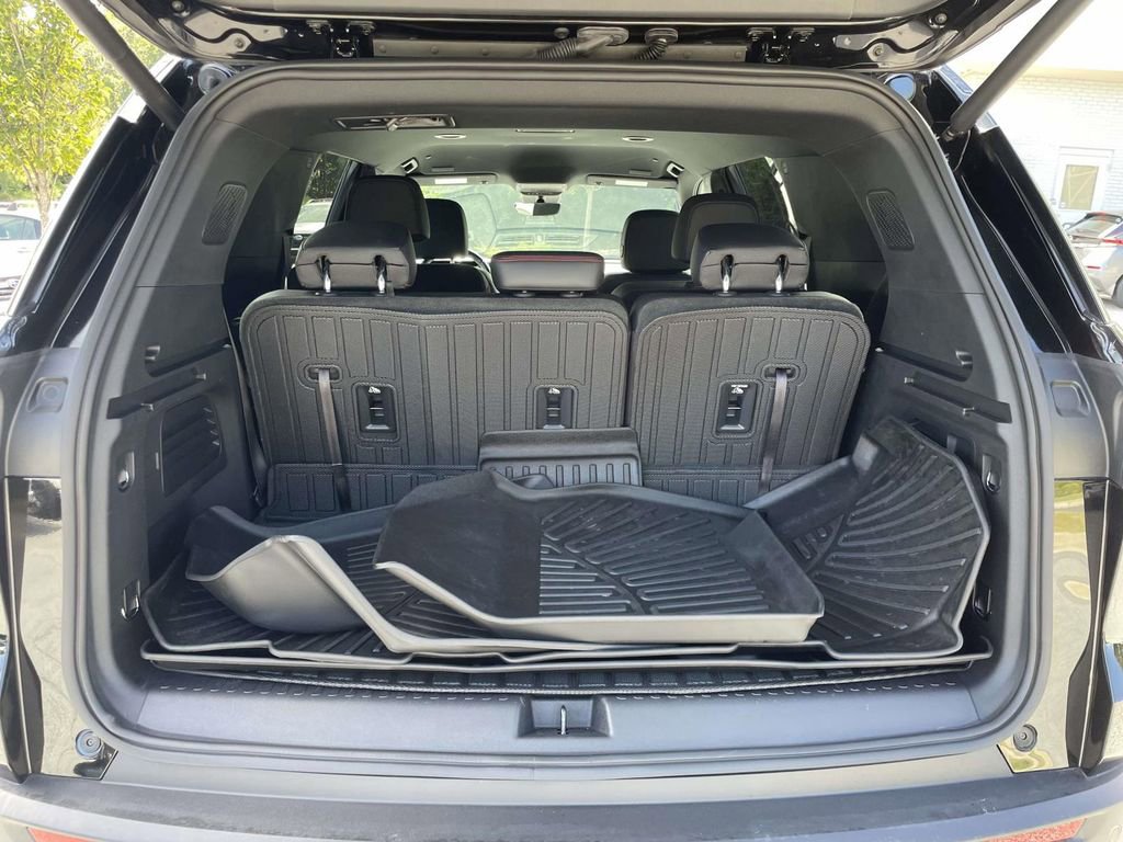 Used 2024 Chevrolet Traverse Z71 w/ Enhanced Driving Package image 12