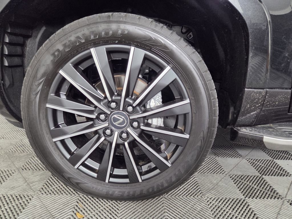 Used 2024 Lexus GX 550 w/ Cold Area Package AWD/4WD image 10