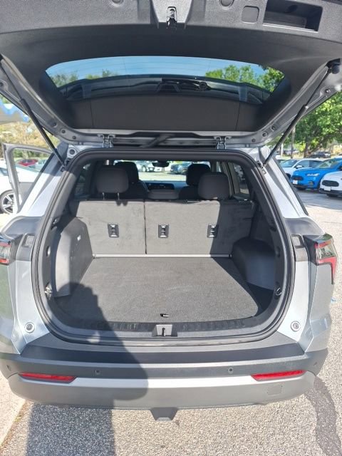 Used 2025 Chevrolet Equinox LT w/ Safety and Technology Package AWD/4WD image 18