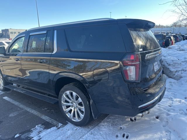 Used 2023 Chevrolet Suburban Premier image 14