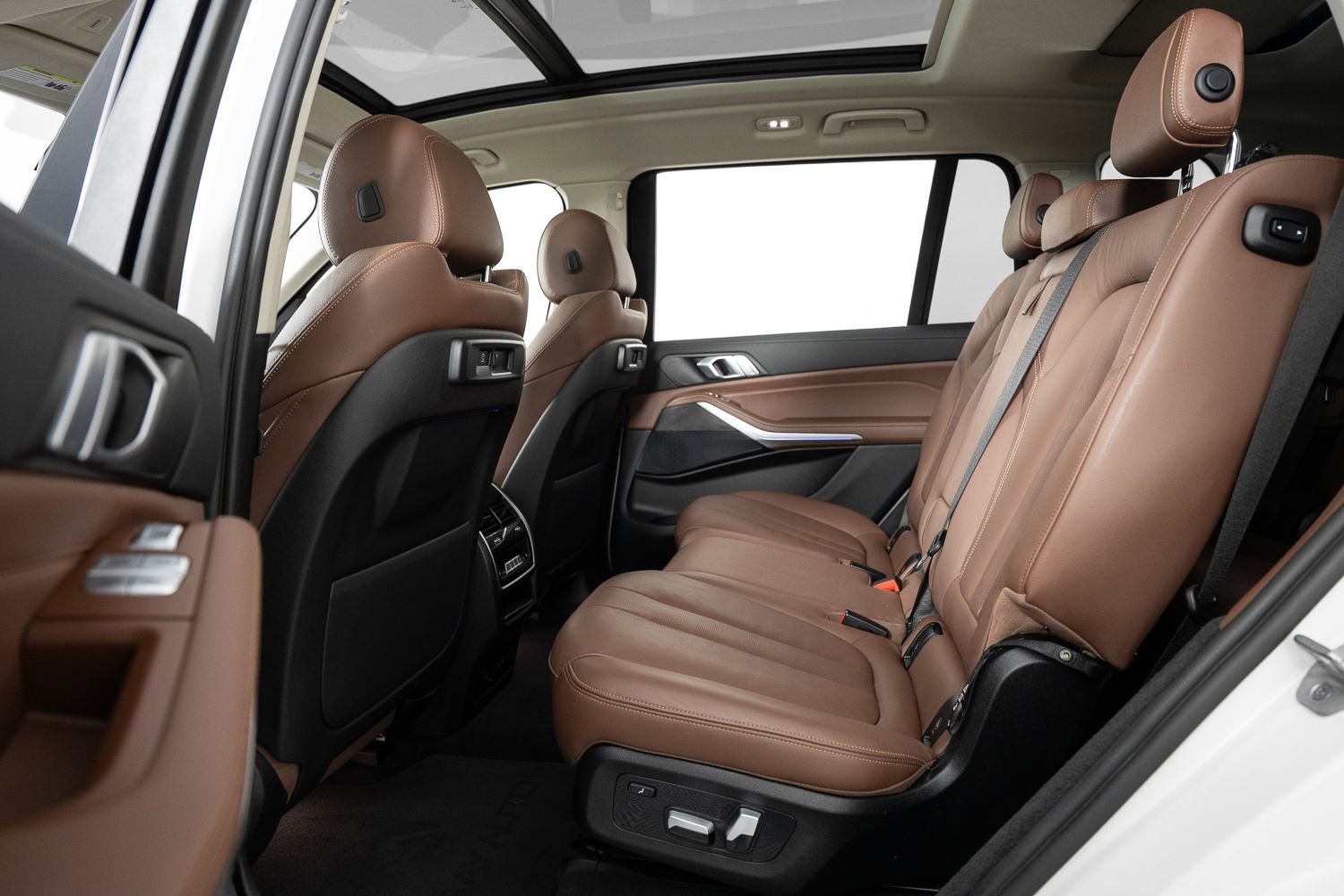 Used 2022 BMW X7 xDrive40i w/ Premium Package image 23