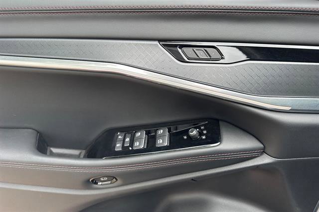 New 2025 Jeep Wagoneer Limited image 8