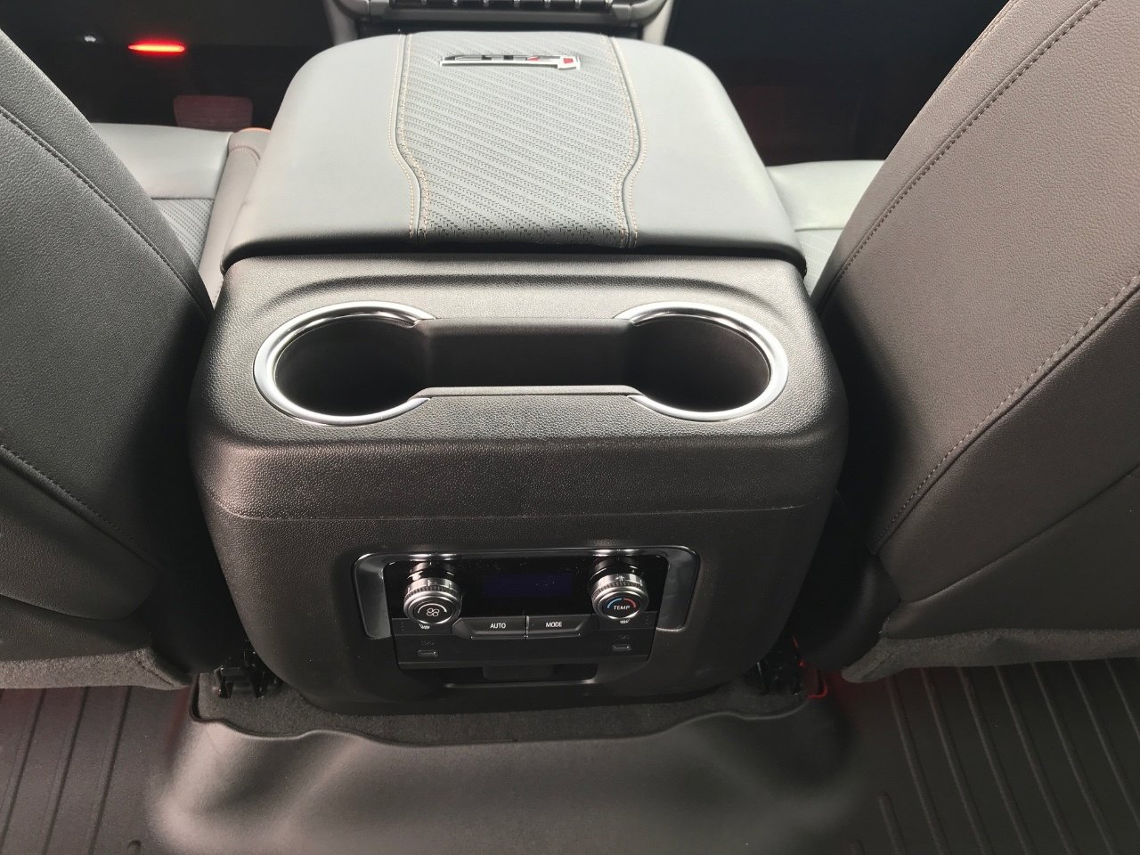 New 2026 GMC Yukon AT4 w/ AT4 Premium Package AWD/4WD image 14