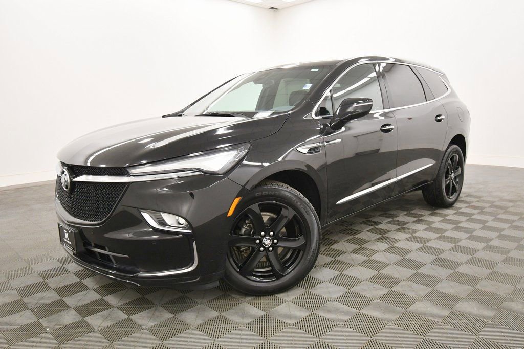 Used 2023 Buick Enclave Essence w/ Sport Touring Edition AWD/4WD image 2