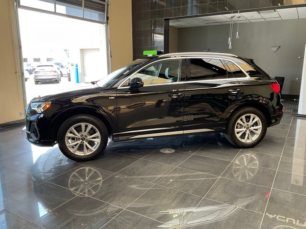 Used 2023 Audi Q3 2.0T Premium Plus w/ Premium Plus Package AWD/4WD image 3