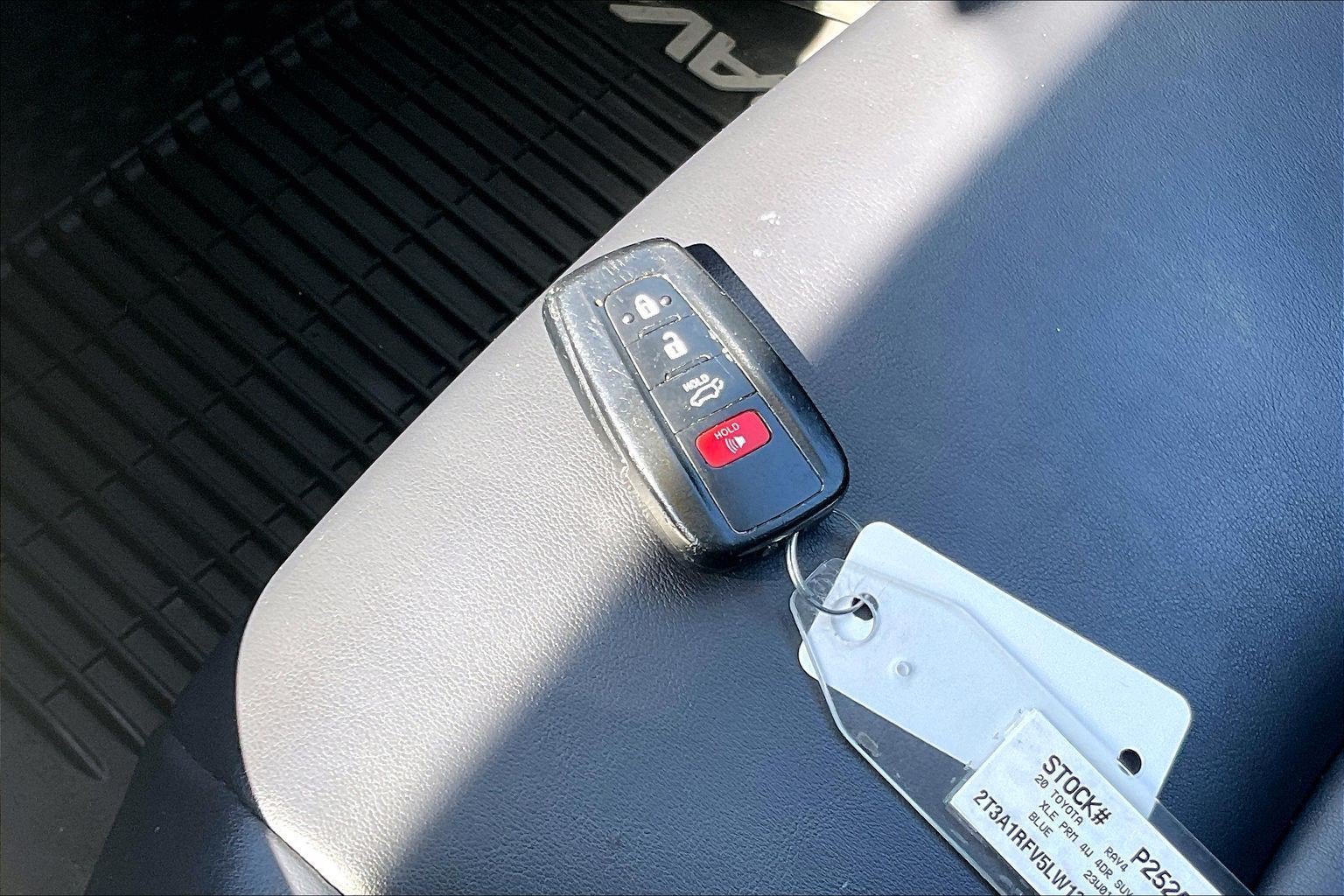 Used 2020 Toyota RAV4 XLE Premium AWD/4WD image 10