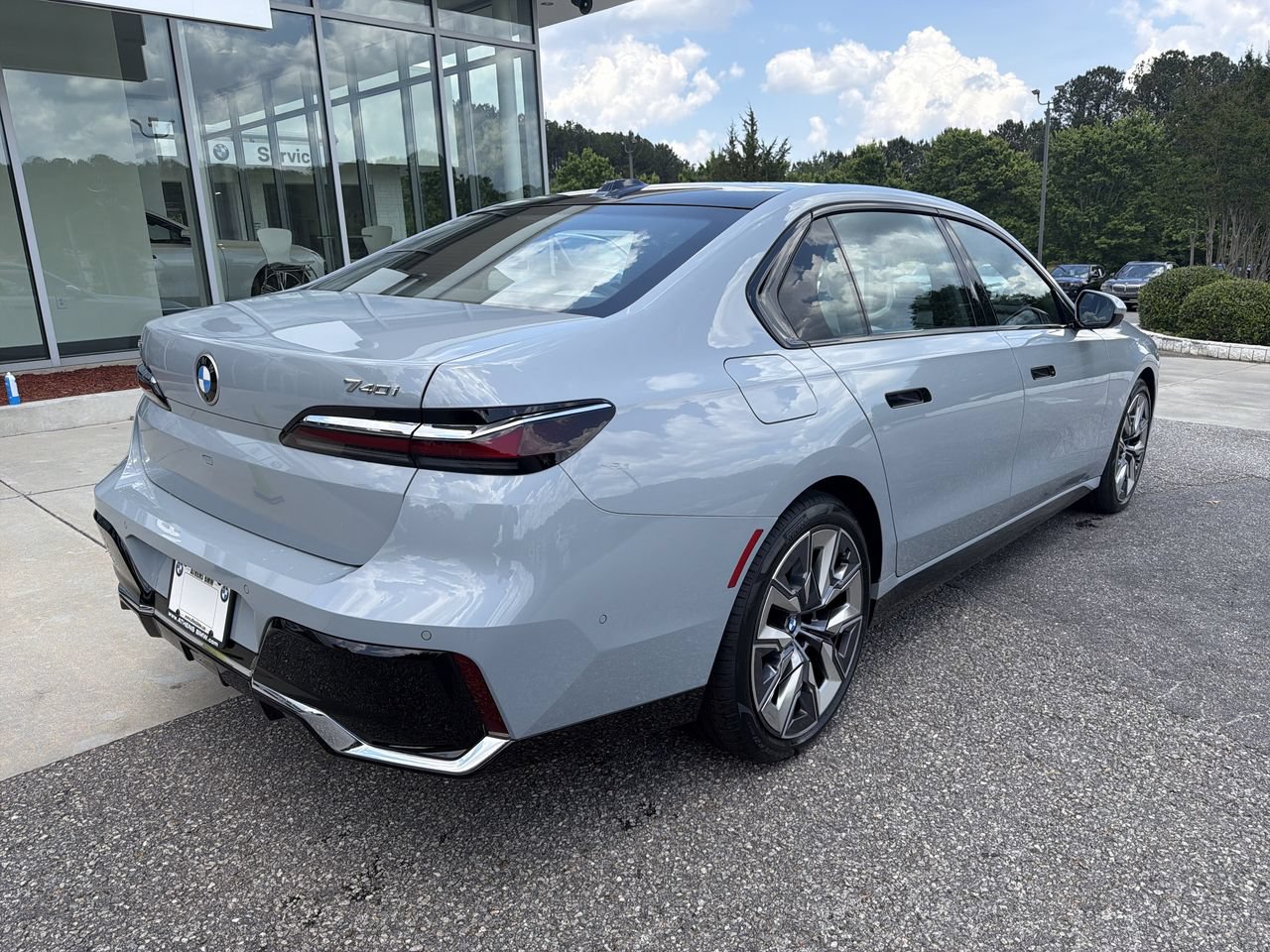 Certified 2025 BMW 740i xDrive AWD/4WD image 3