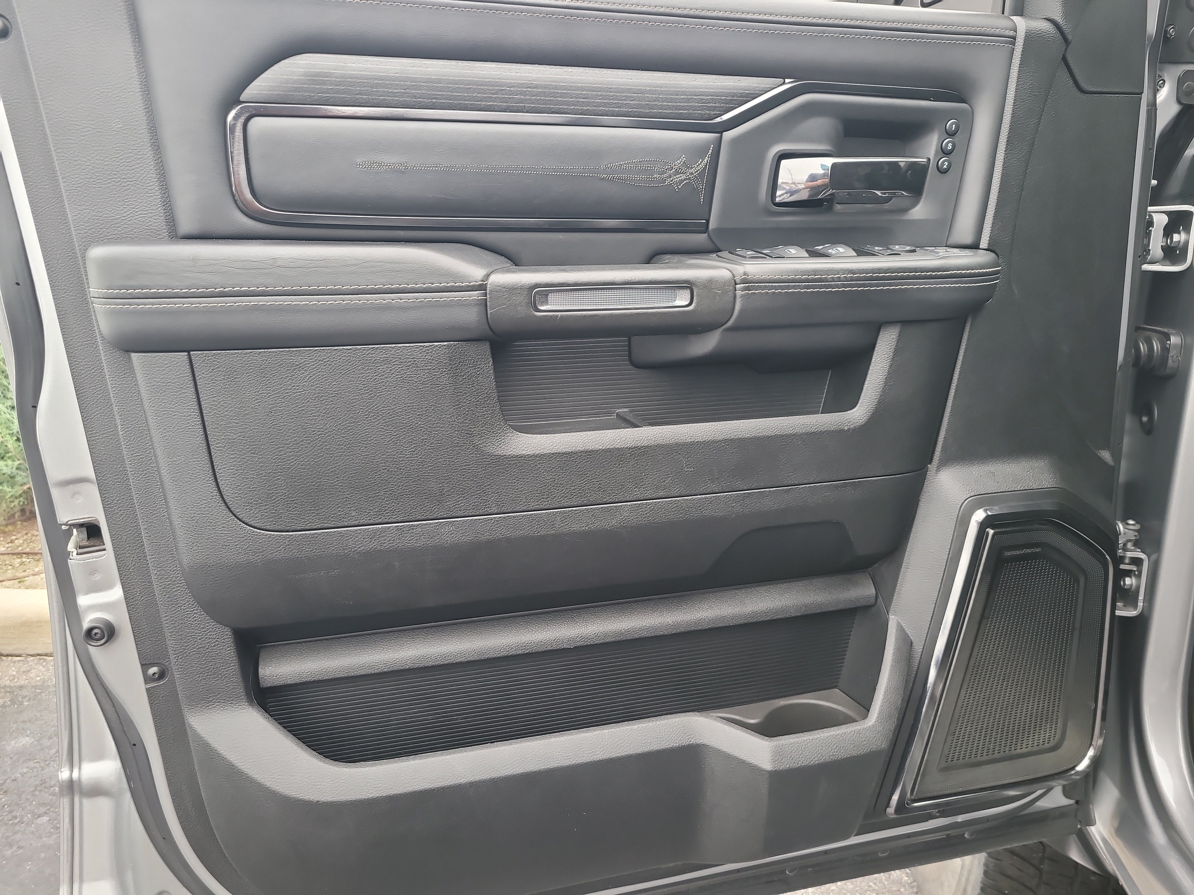 Used 2023 RAM 3500 Limited AWD/4WD image 16