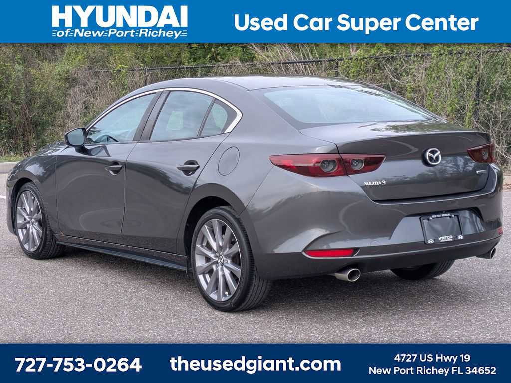 Used 2021 MAZDA MAZDA3 s FWD image 3