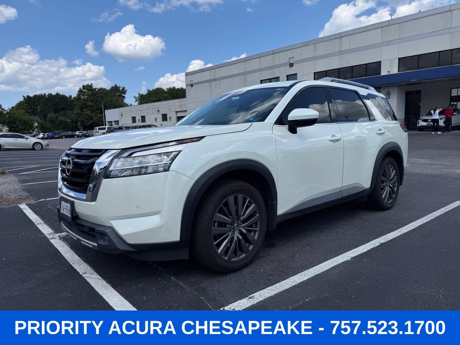 Used 2022 Nissan Pathfinder SL w/ SL Premium Package FWD image 1