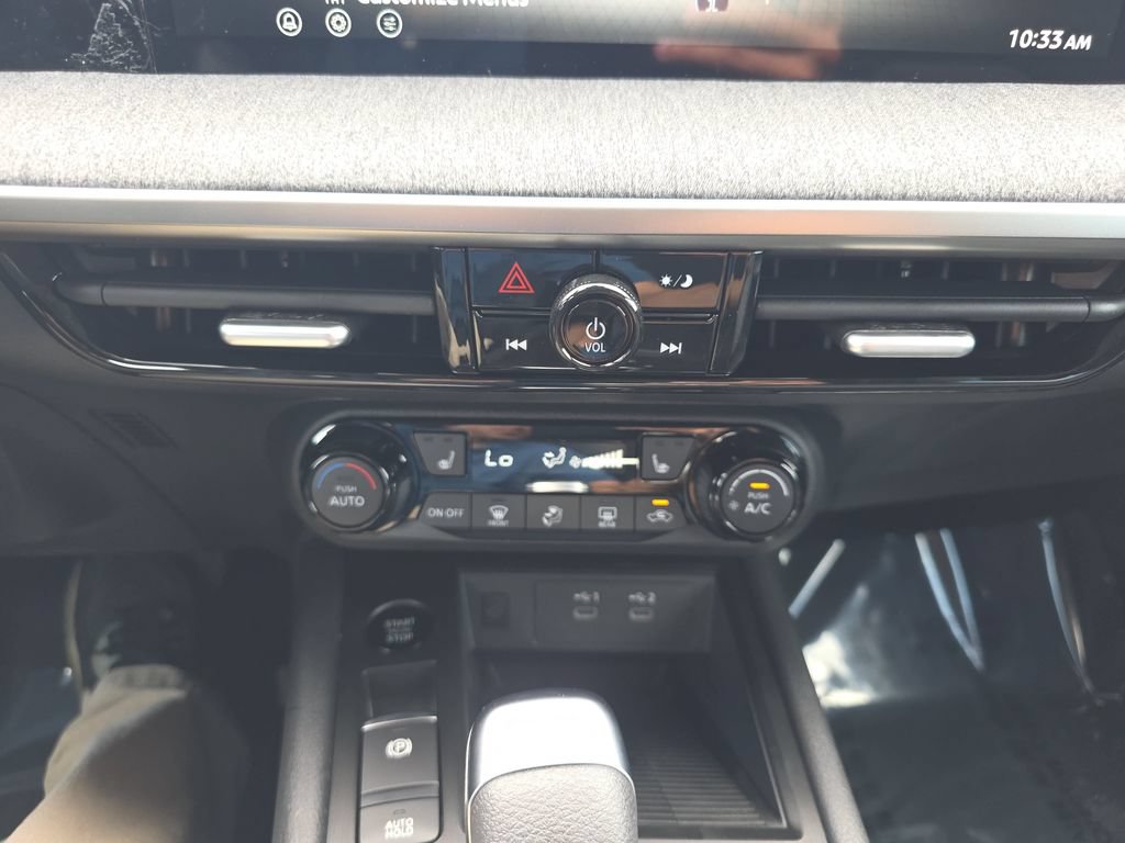 New 2026 Nissan Kicks SV w/ SV Premium Package AWD/4WD image 24